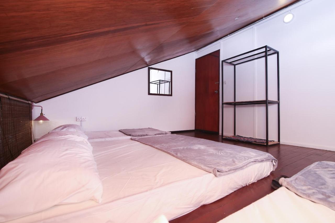 Spot On 90141 Threehouse Bed & Breakfast Кучинг Экстерьер фото