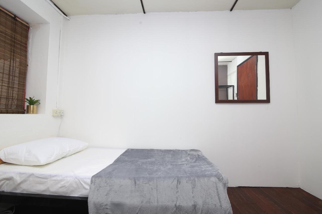 Spot On 90141 Threehouse Bed & Breakfast Кучинг Экстерьер фото