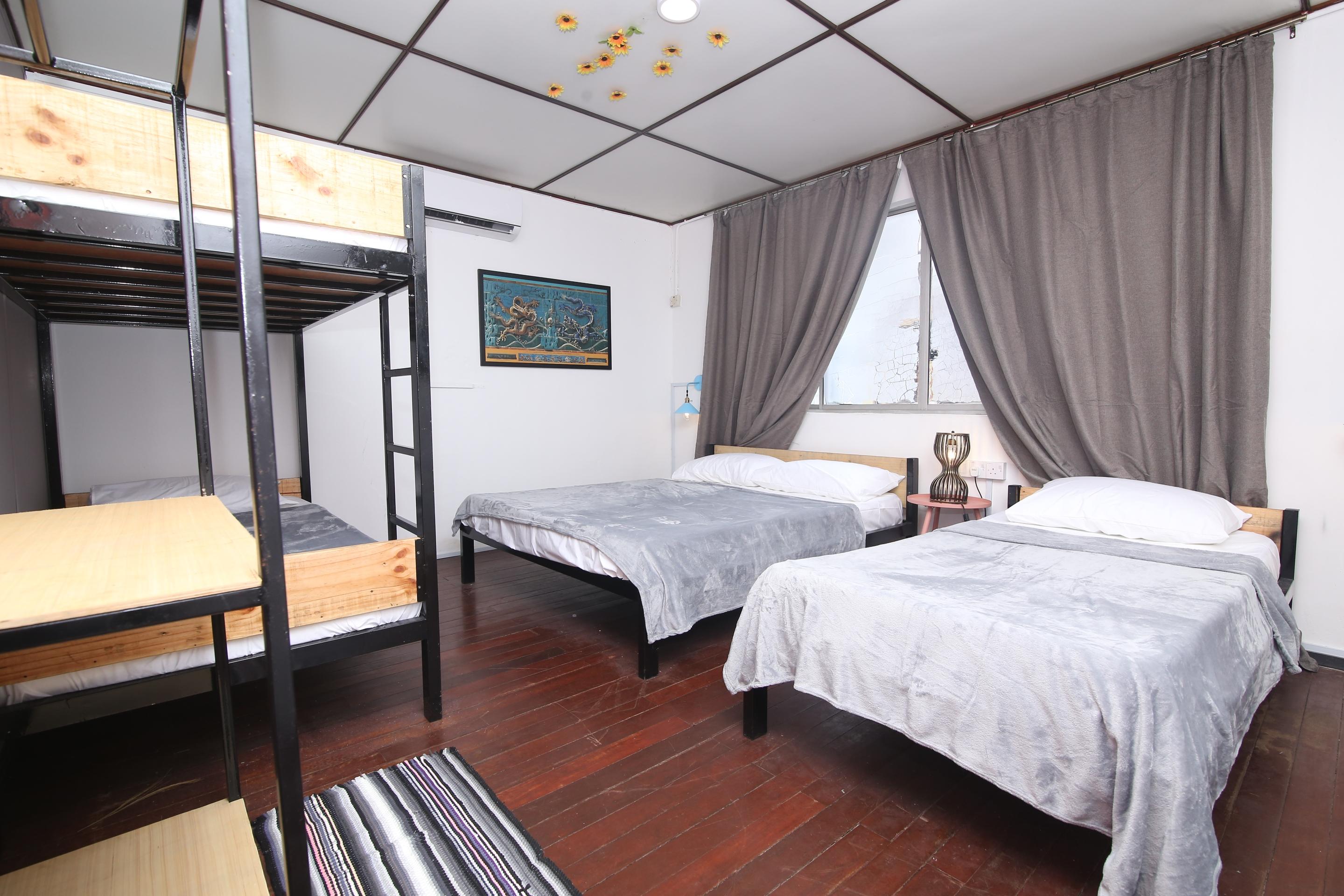 Spot On 90141 Threehouse Bed & Breakfast Кучинг Экстерьер фото
