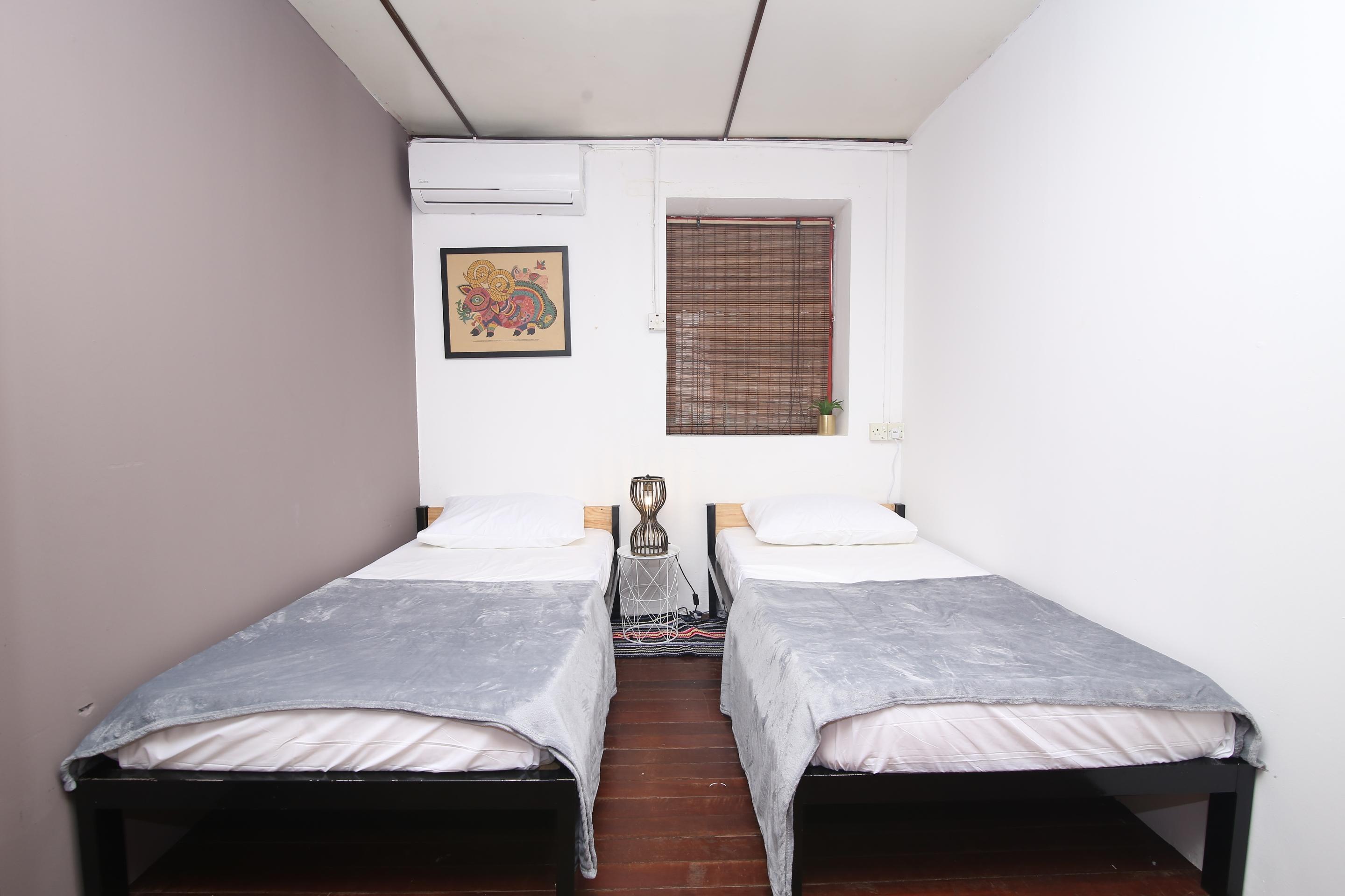 Spot On 90141 Threehouse Bed & Breakfast Кучинг Экстерьер фото