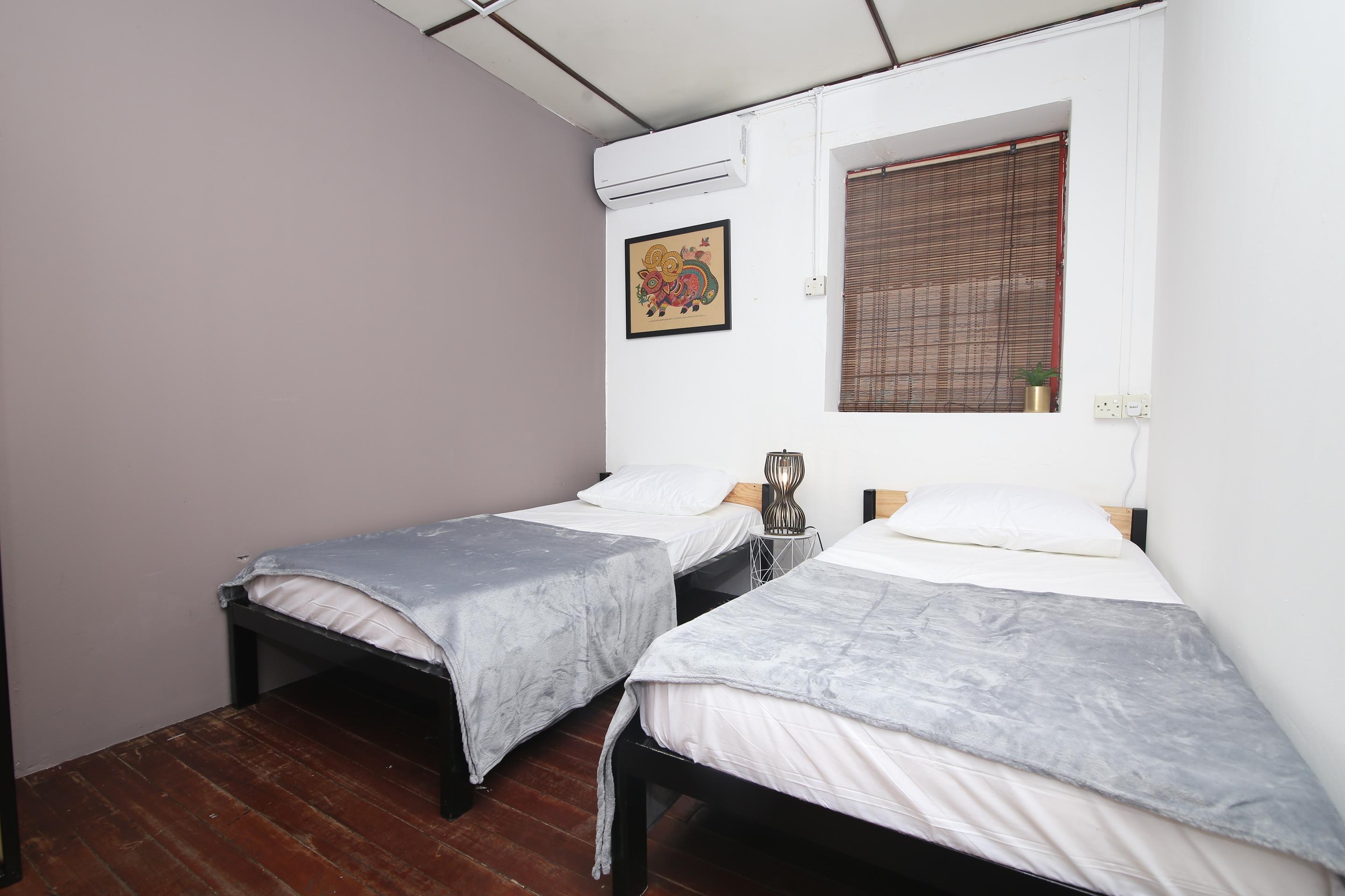 Spot On 90141 Threehouse Bed & Breakfast Кучинг Экстерьер фото