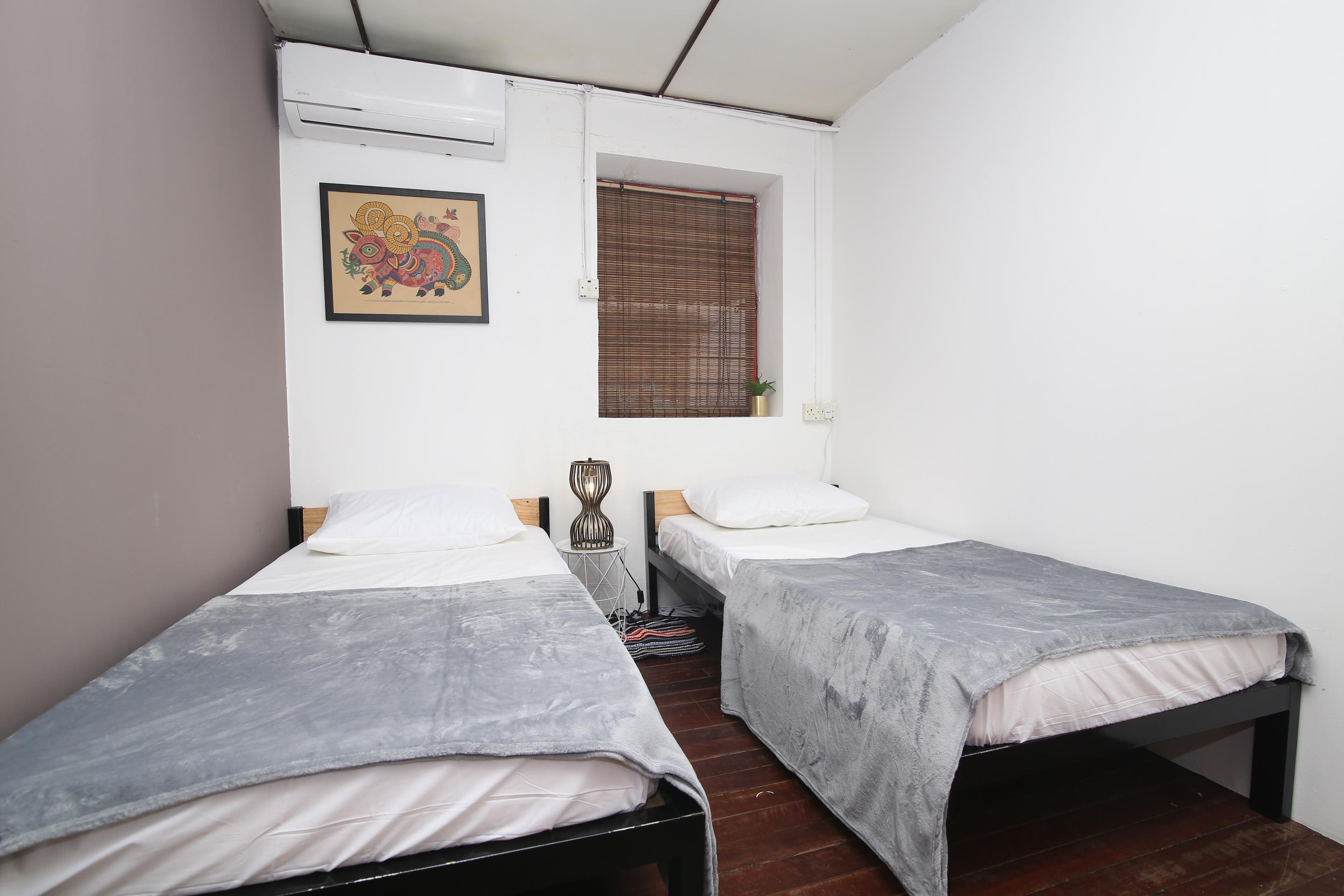 Spot On 90141 Threehouse Bed & Breakfast Кучинг Экстерьер фото