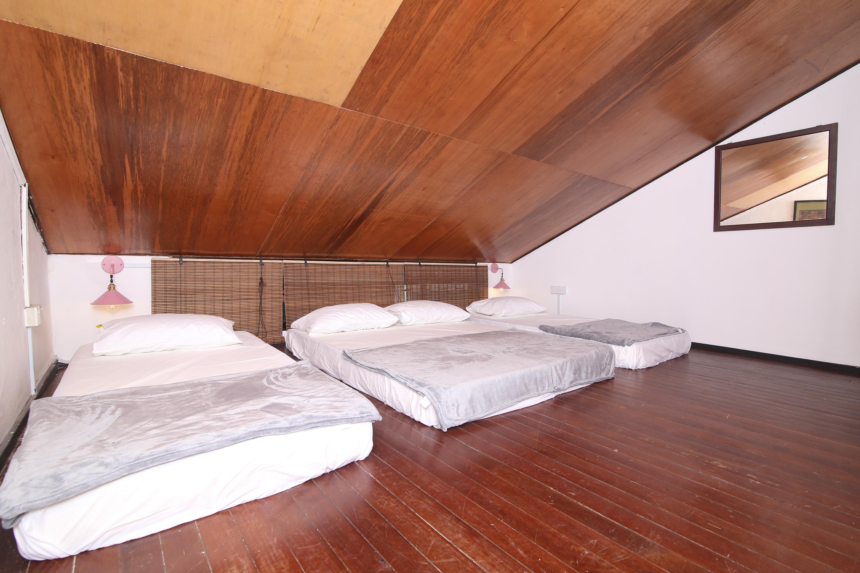 Spot On 90141 Threehouse Bed & Breakfast Кучинг Экстерьер фото