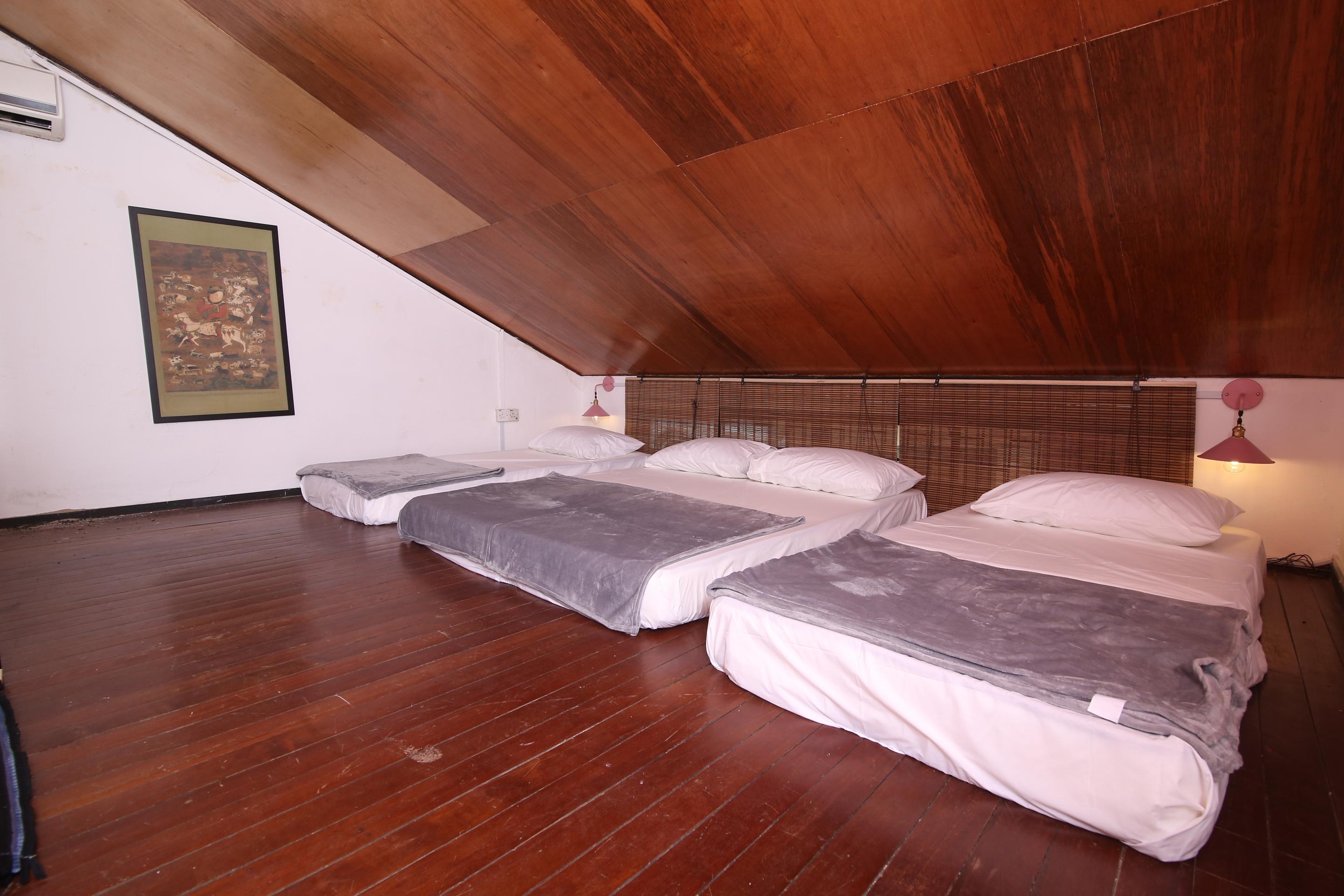 Spot On 90141 Threehouse Bed & Breakfast Кучинг Экстерьер фото