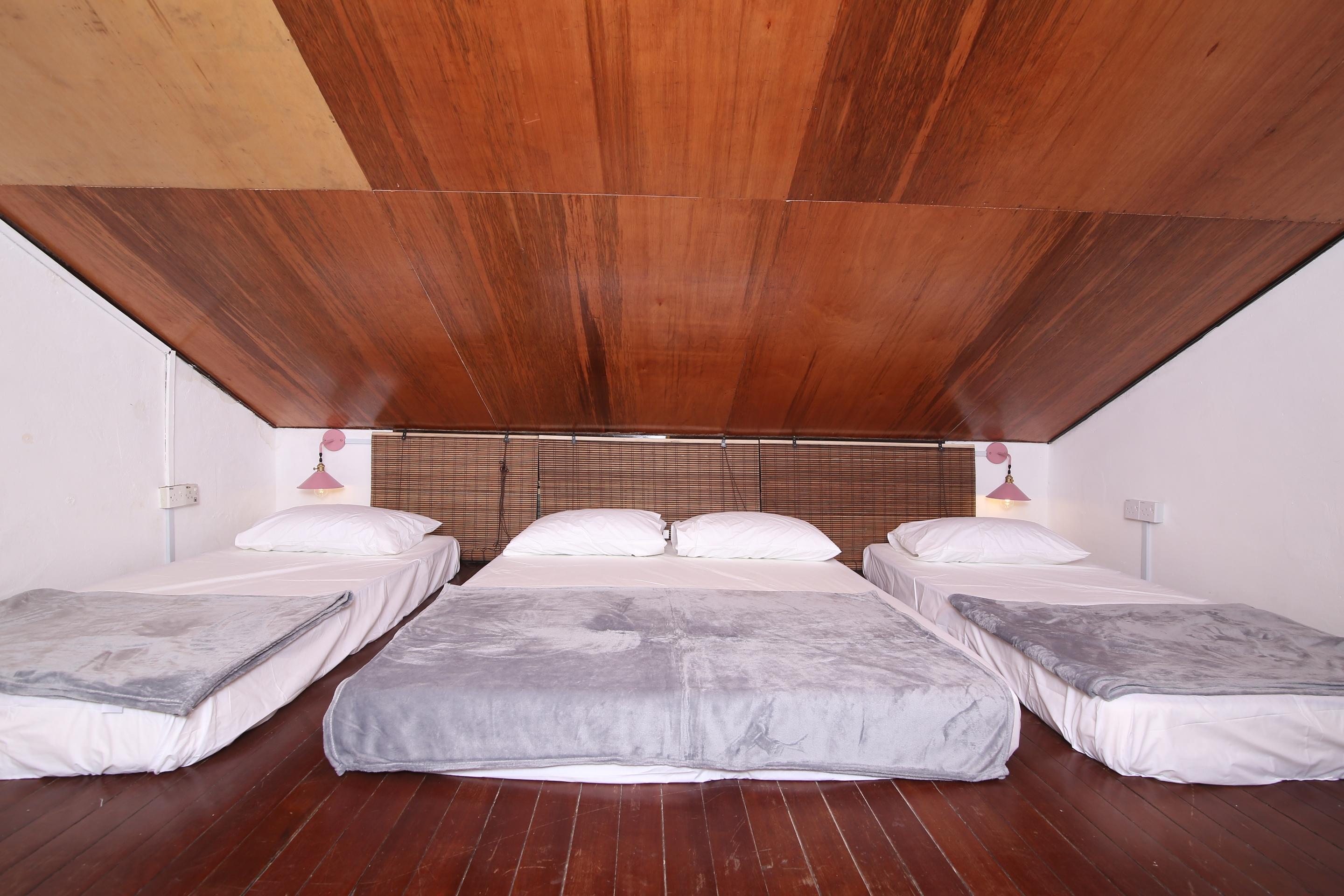 Spot On 90141 Threehouse Bed & Breakfast Кучинг Экстерьер фото